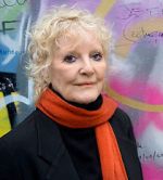 Watch Je t\'aime: The Story of French Song with Petula Clark Vumoo